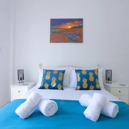 Stylish Holiday - Large Pool - Close To Beach *